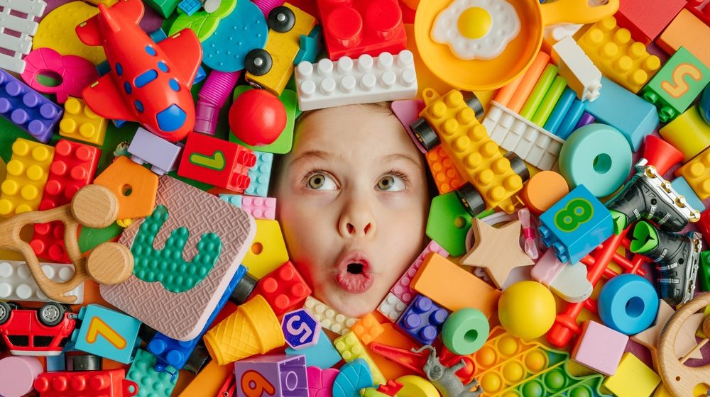 Ako naučiť deti upratať si po sebe hračky? S našimi tipmi to zvládnete